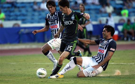 Alvaro Fernandez, Seattle Sounders FC, scores on Monterrey in the CONCACAF Champions League