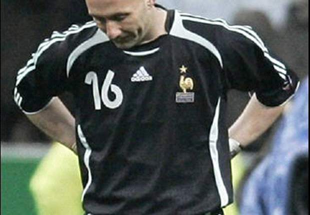 Fabien Barthez Kritik Kiper Prancis
