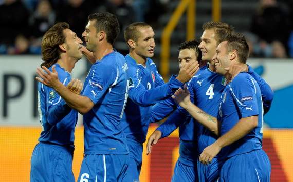 Pirlo, Thiago Motta, Giorgio Chiellini, Criscito, Antonio Cassano - Far Oer-Italy - Euro2012 Qual. (Getty Images)