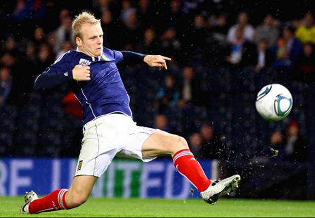 Distin backs new Everton signing Naismith to shine