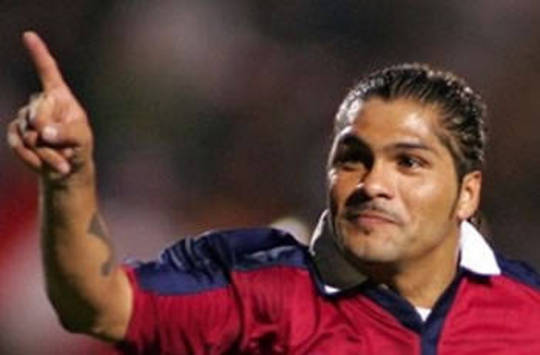 Friendly: Reinaldo Navia celebrates for Chile against Peru (AFP)