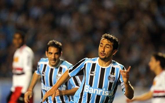 Douglas e Escudero - Grêmio x São Paulo ( Crédito: Lucas Uebel)