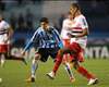 Grêmio não dá oportunidade a Miralles