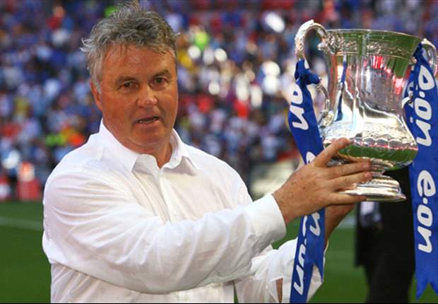 Hiddink hints at Premier League return