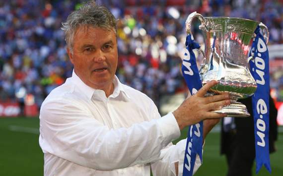 Hiddink hints at Premier League return