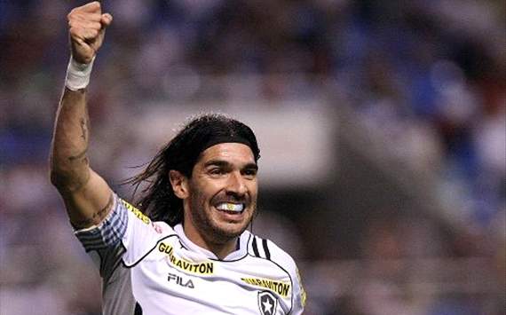 Loco Abreu - Grêmio x Botafogo (AGIF/BFR)