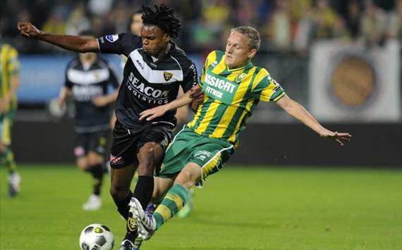 Toornstra in duel met Uchebo (ADO-VVV)
