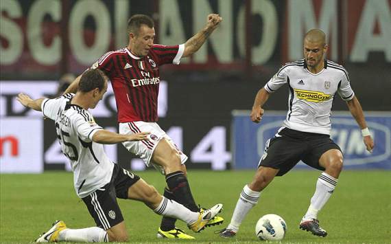 Steve Von Bergen (C), Antonio Cassano (M), Antonio Candreva (C) - Milan-Cesena - Serie A (Getty Images)