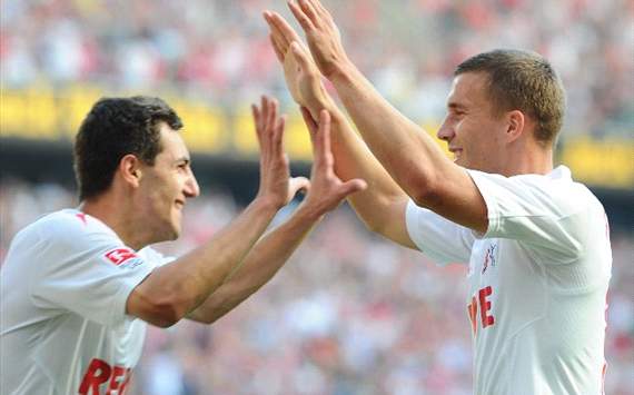 Jajalo und Podolski freuen sich über die Kölner Führung