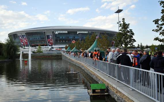 Stadion Penyelenggara Euro 2012: Donetsk - Donbass Arena