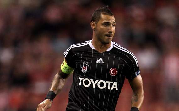 Quaresma'ya iki, Baros'a üç maç ceza