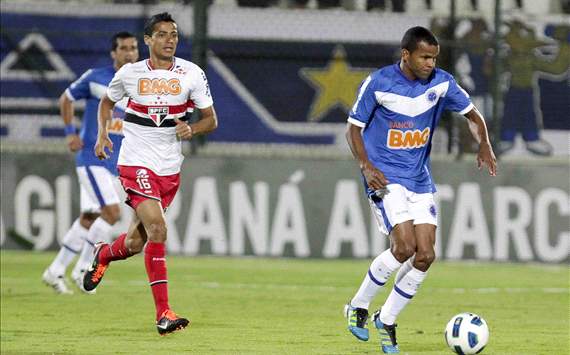 Vitor, lateral-direito do Cruzeiro  (Crédito: Washington Alves/VIPCOMM)