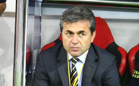 Kocaman extends Fenerbahce contract by three years