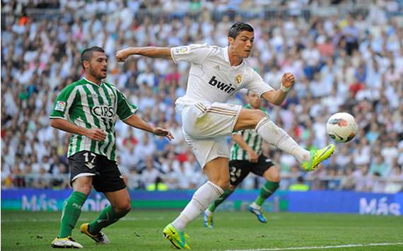 Liga BBVA: Real Madrid v Betis: Cristiano Ronaldo, Chica