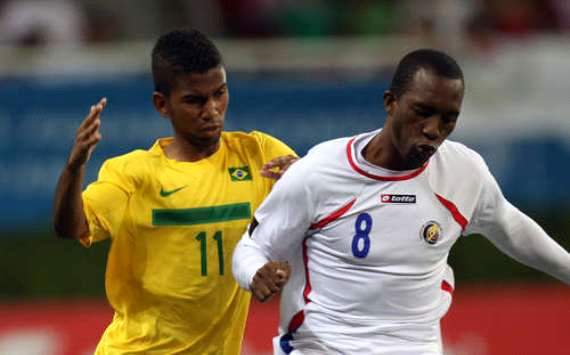 Costa Rica vence a Brasil  (3-1)