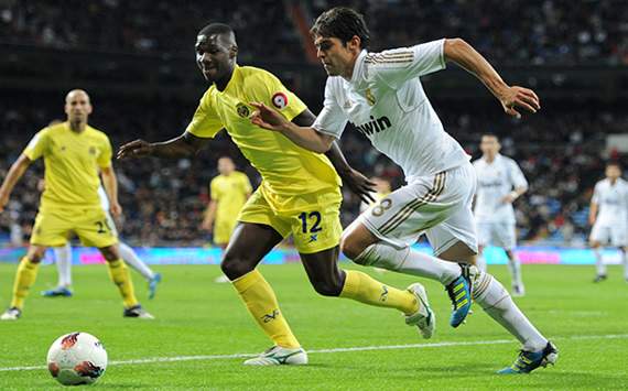 Kaka; Cristian Zapata en el partido Real Madrid-Villarreal de la Liga BBVA
