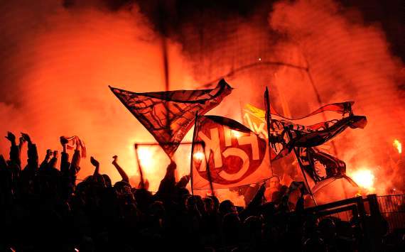 Leerer Saisonauftakt: Eintracht Frankfurt mit „halbem Geisterspiel“