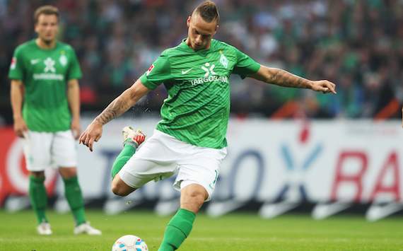 Arnautovic tritt einen Freistoß