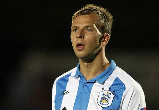 Rhodes focused only on play-off final with Huddersfield despite Fulham rumours