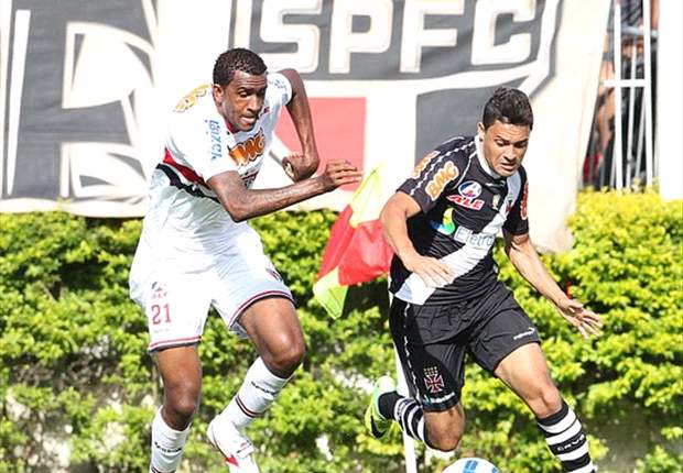 Eder Luis e Fellipe Bastos não sabem se continuam no Vasco 