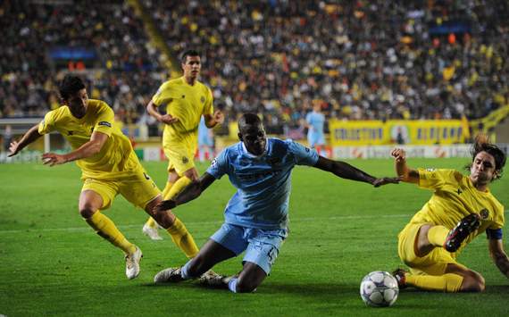 CL - Villarreal CF v Manchester City FC, Mario Balotelli, Gonzalo Rodriguez and Mateo Musacchio