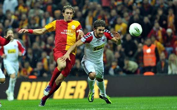 Spor Toto Süper Lig: Johan Elmander (Galatasaray) - İbrahim Kaş (Mersin İdman Yurdu)