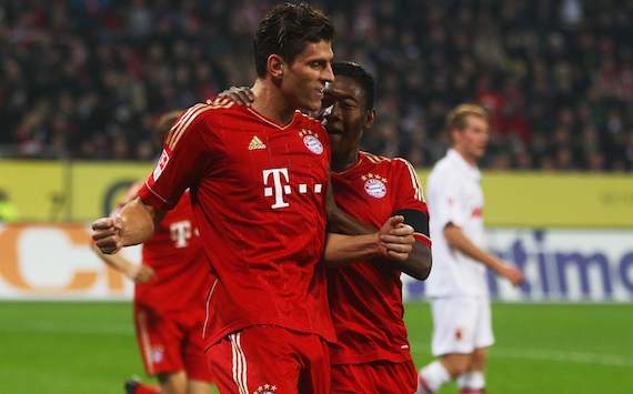 Jubel über das 1:0 in Augsburg: Gomez und Alaba