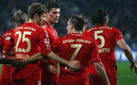 Bundesliga: FC Augsburg - FC Bayern München, Mario Gomez, Thomas Müller, Franck Ribery