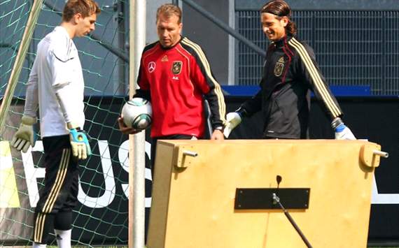 Ron-Robert Zieler und Tim Wiese beim DFB-Torwarttraining