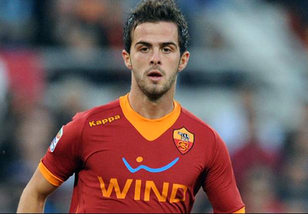 Roma's Pjanic snubbed Tottenham, claims agent