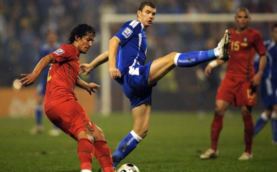 Dzeko lifts awards for Bosnia and Herzegovina player of the year