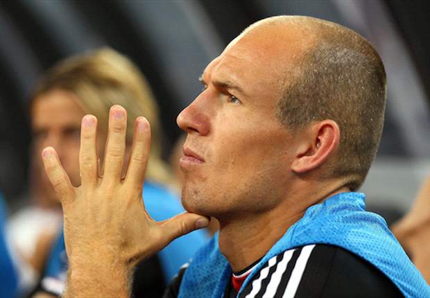 Robben op de bank, rentree Luuk de Jong