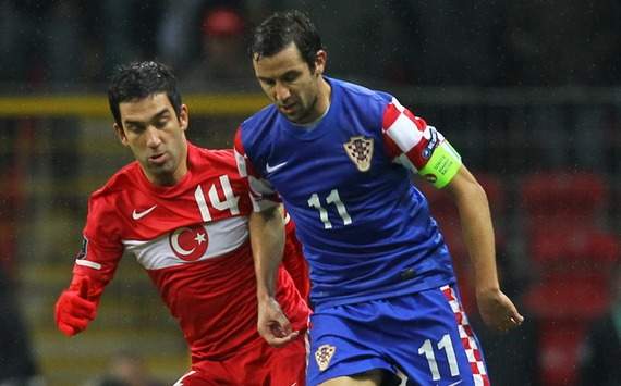 Euro 2012: Arda Turan (Turkey) - Darijo Srna (Croatia)
