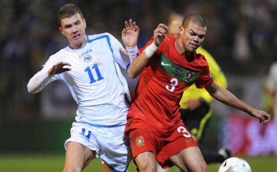 Euro 2012 Qualifier : Edin Dzeko vs Pepe (Bosnia vs Portugal)