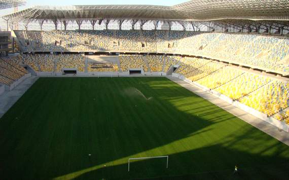 Stadion Penyelenggara Piala Eropa 2012 Gambar dan Foto