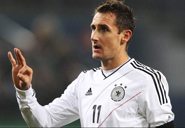 Klose mystified by Argentina defeat, but praises youthful squad