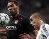 Carew - Cannavaro - Real Madrid-Lyon (AFP)