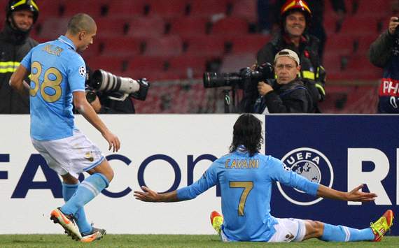 Gokhan Inler & Edinson Cavani - Napoli-Manchester City (Getty Images)