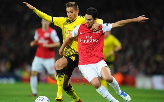  UEFA Champions  - Arsenal FC vs Borussia Dortmund, Mikel Arteta & Moritz Leitner