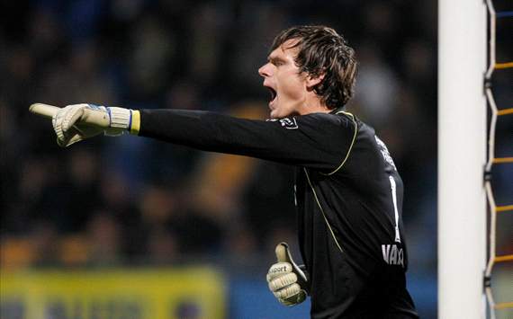 Heracles haalt doelman Van Loo terug