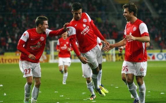 Der Mainzer Marco Caligiuri mit seiner Jubel-Show