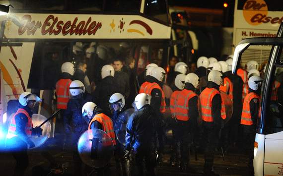 Standard Lüttich - Hannover 96, Polizei & Fans