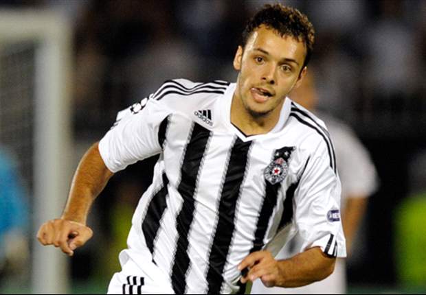 Il derby capitolino sbarca a Belgrado: Roma e Lazio su Tomic! Intanto l'agente di Van der Wiel apre ai giallorossi: "Destinazione gradita"
