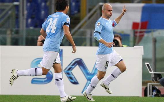 Cristian Ledesma (L), Tommaso Rocchi (L) - Lazio-Novara - Serie A (Getty Images)