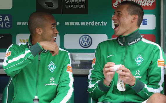 Wesley und Sandro Wagner haben Spaß auf der Bank