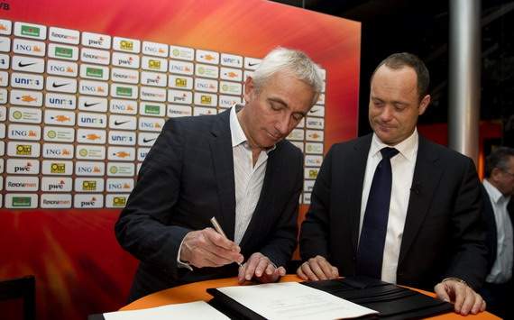 Van Marwijk verlengt tot EK 2016