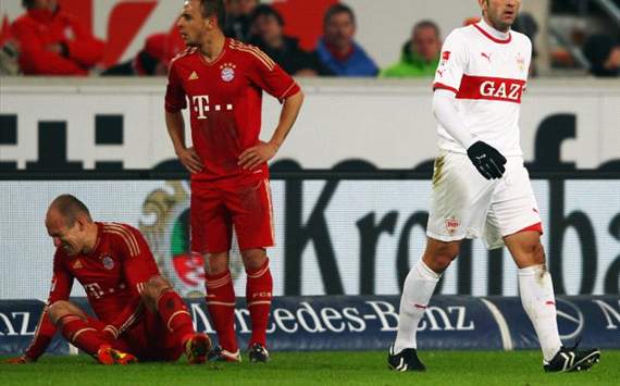 Stuttgart vs Bayern Munich: Molinaro is sent off