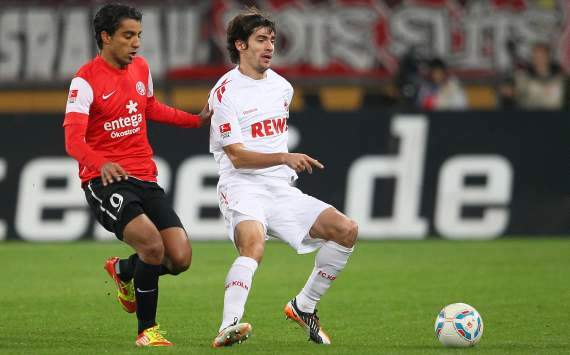 Sereno und Sami Allagui im Kampf um den Ball