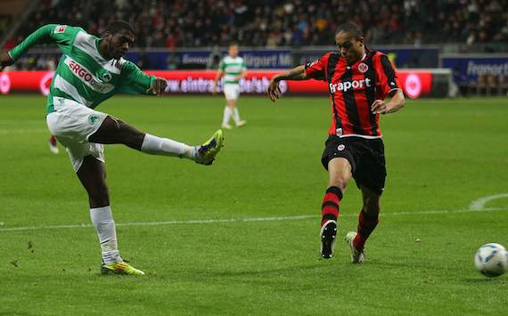 Karim Matmour kommt gegen Olivier Occean zu spät