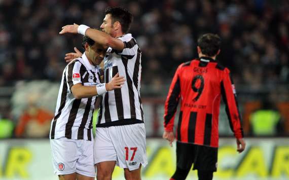 St. Pauli jubelt gegen Eintracht Frankfurt